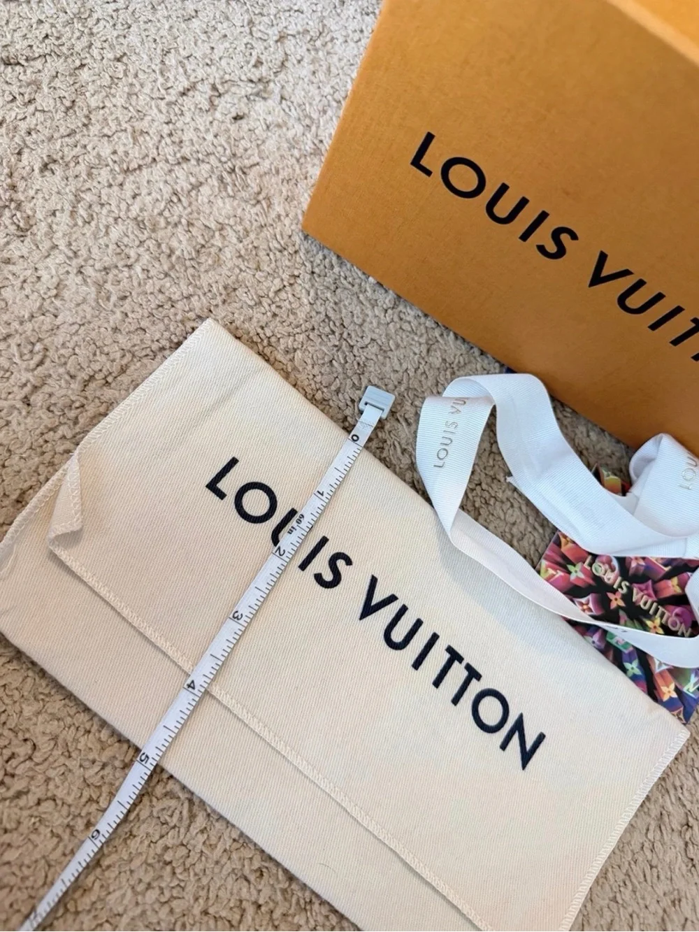 LOUIS VUITTON
